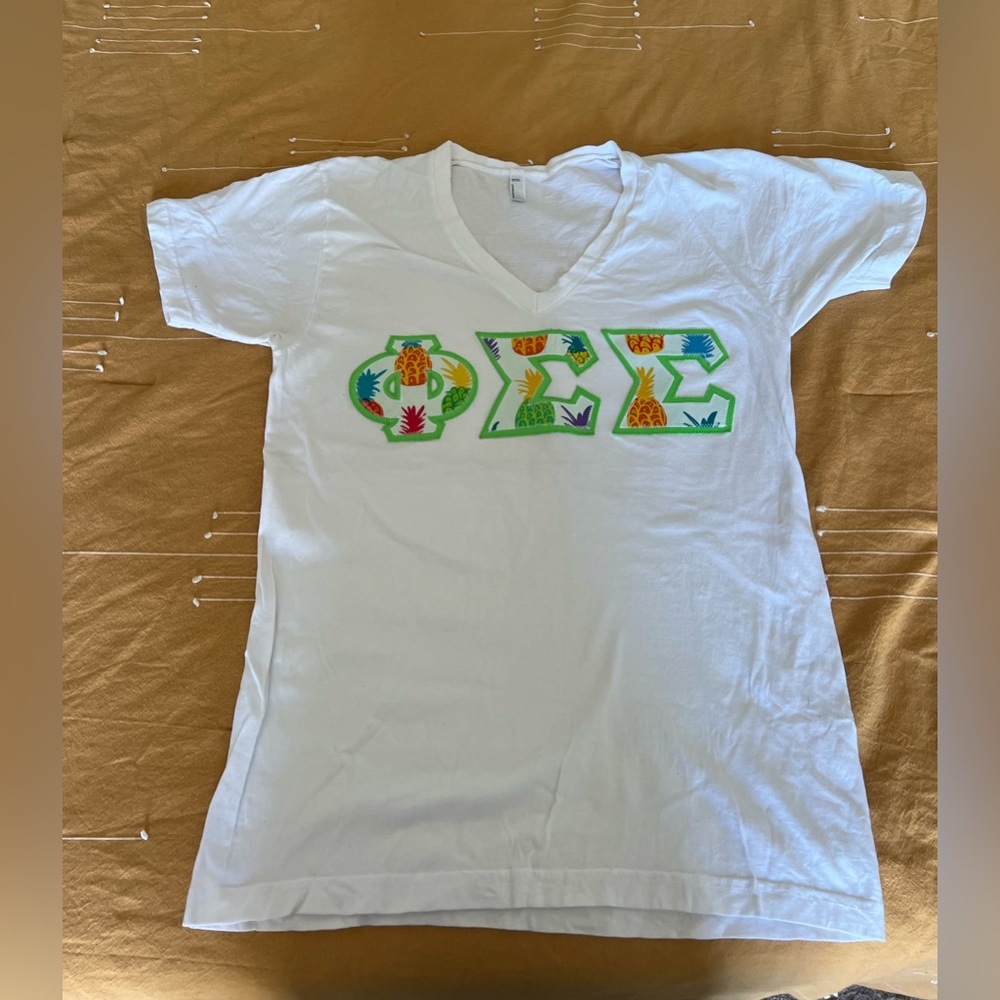 Phi Sigma Sigma White V-Neck Pineapple Letters Shirt Size Medium